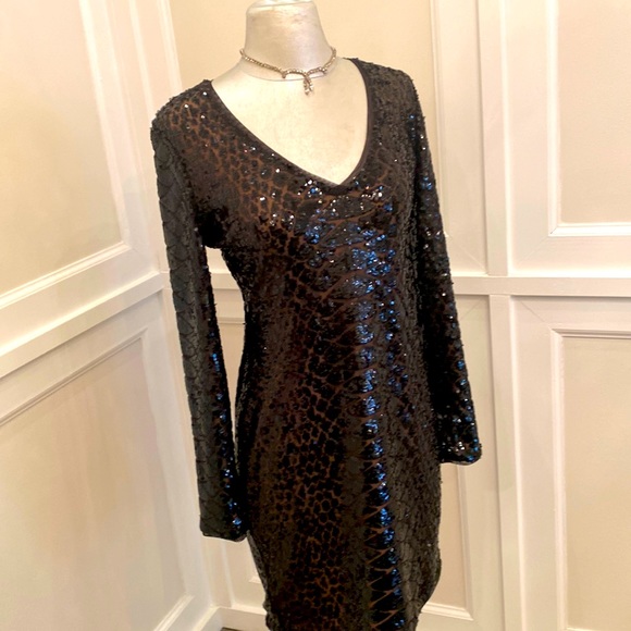 long black lace prom dress with sleeves A-line V neck Black Prom Dress Long Sleeve Lace Applique Tulle Evening –  SELINADRESS main image 0
